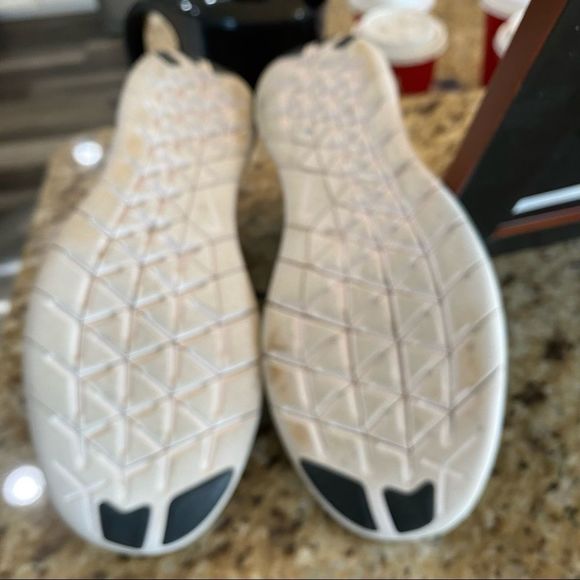 COPY - Nike black white lace up sneakers size 6.5Y. Fits adult size 7 - Picture 7 of 7